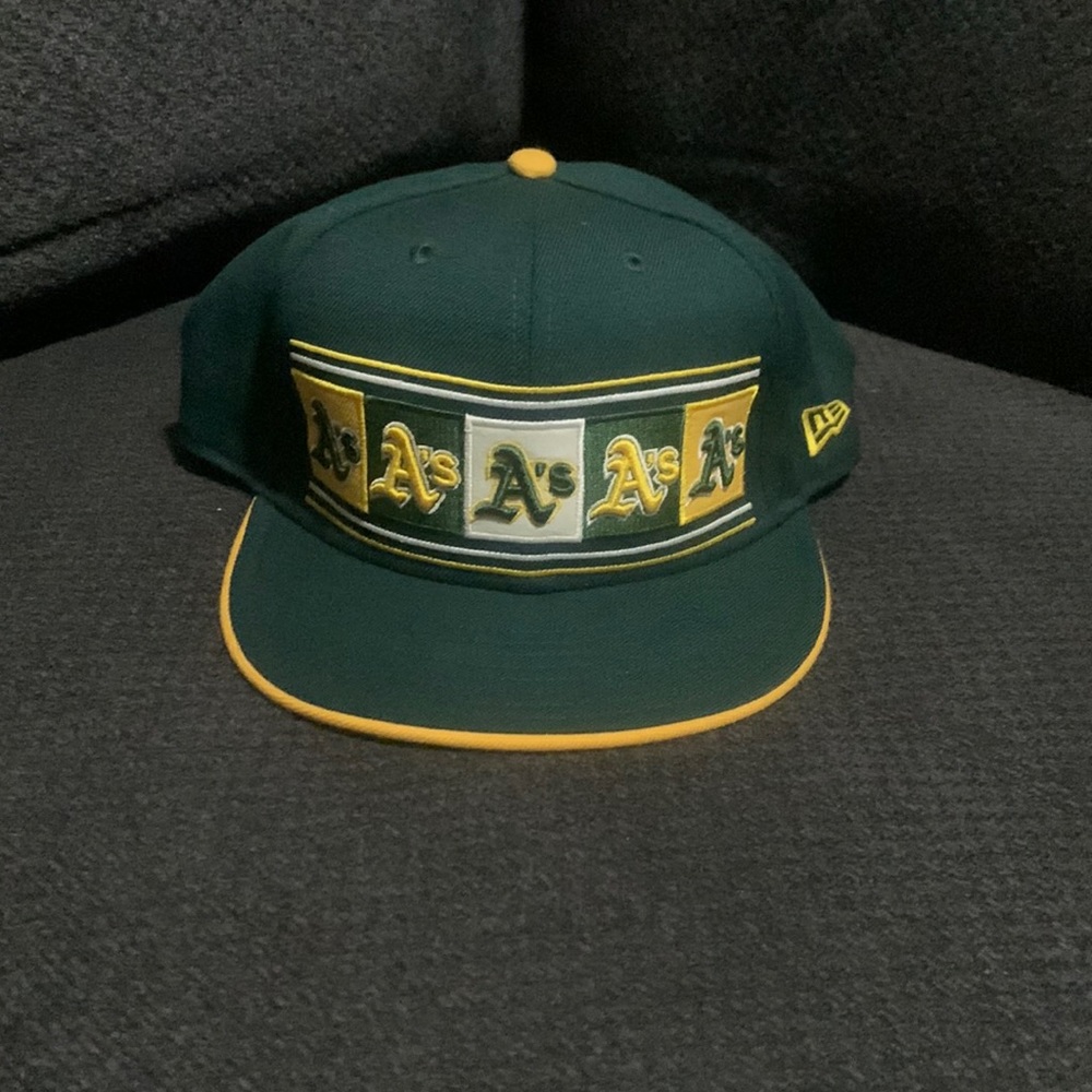 Authentic new era Oakland A’s fitted baseball cap. Size 7 7/8